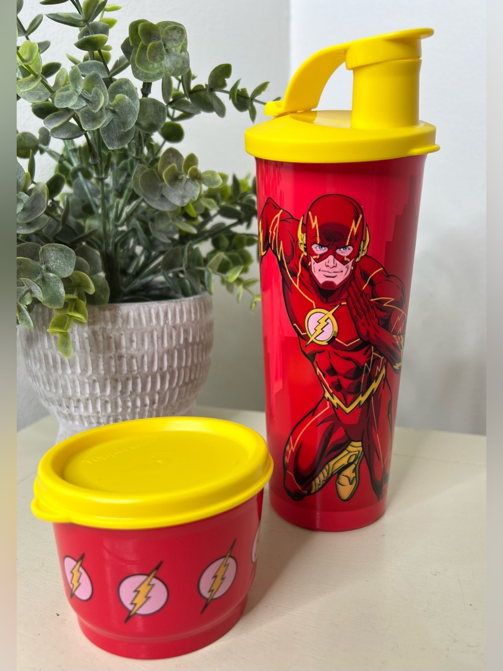 Brand New-Tupperware “The Flash” Snack Set-Limited Edition